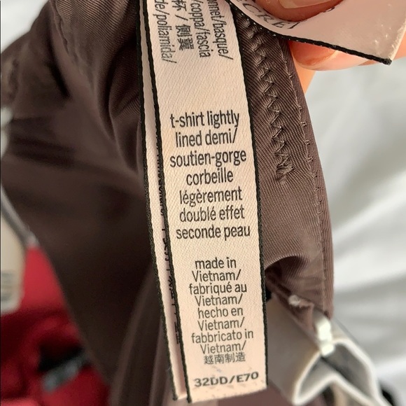 Victoria Secret Bras (2) - Picture 3 of 4